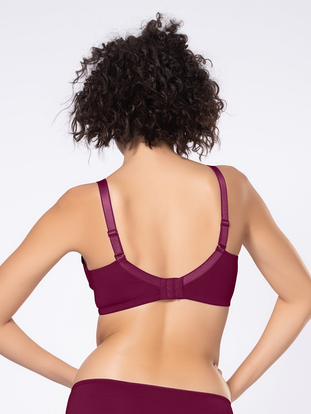 Padded Wirefree Medium Coverage Polyamide Spandex Bra with Shiny Adjustable Straps and U-Back – DB 031